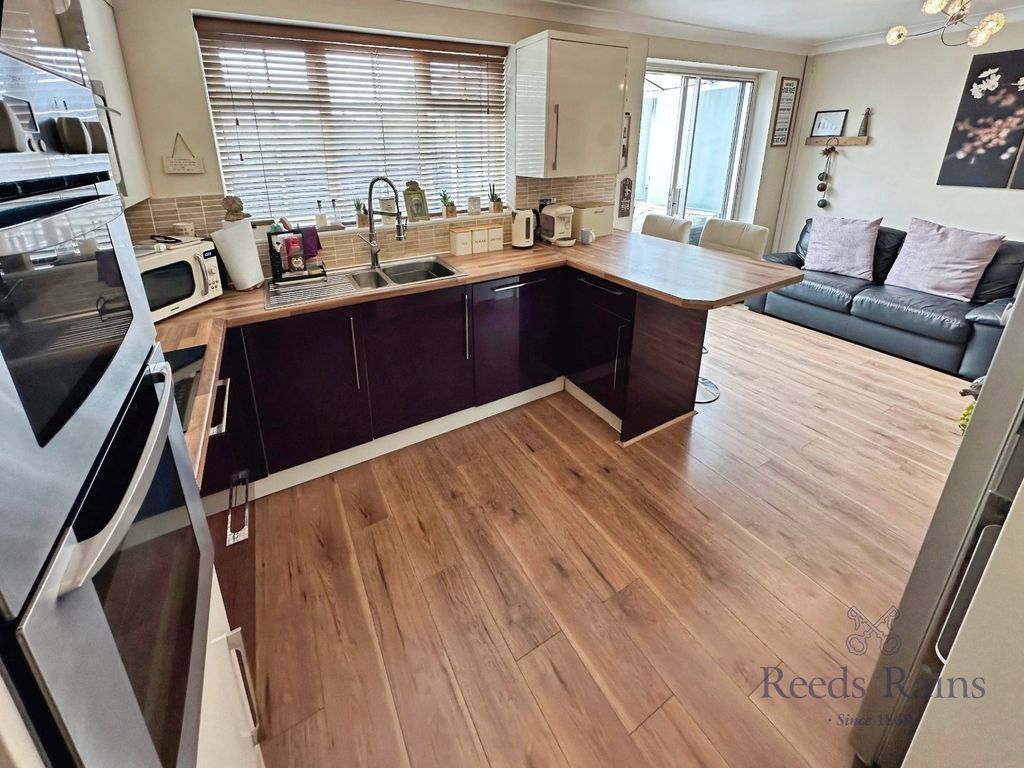 Additional image 5 of 4 bed detached house for saleFairoak Road, Newcastle, Staffordshire ST5