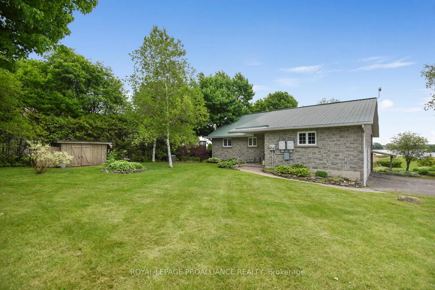 2111 County Road 2 Road