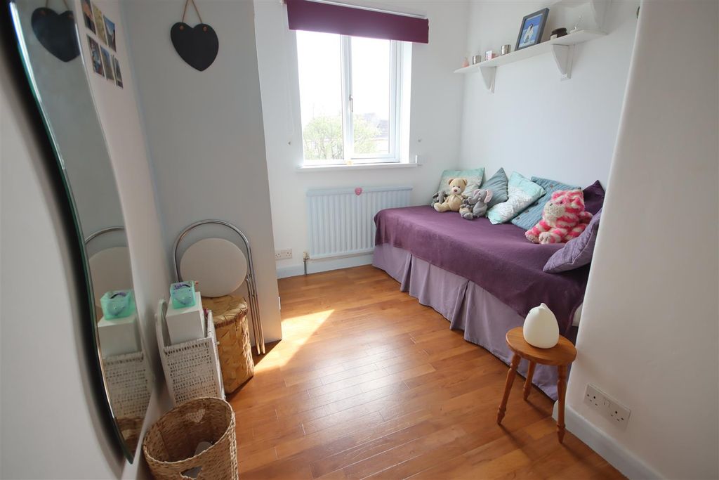 Additional image 13 of 5 bed semi-detached house for saleHardens Close, Chippenham SN15