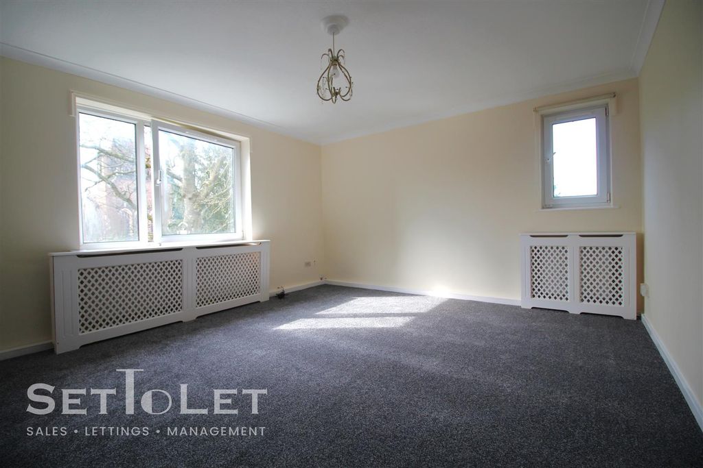 Additional image 3 of 2 bed flat for saleLyndhurst Court, London Road, Stoneygate, Leicester LE2