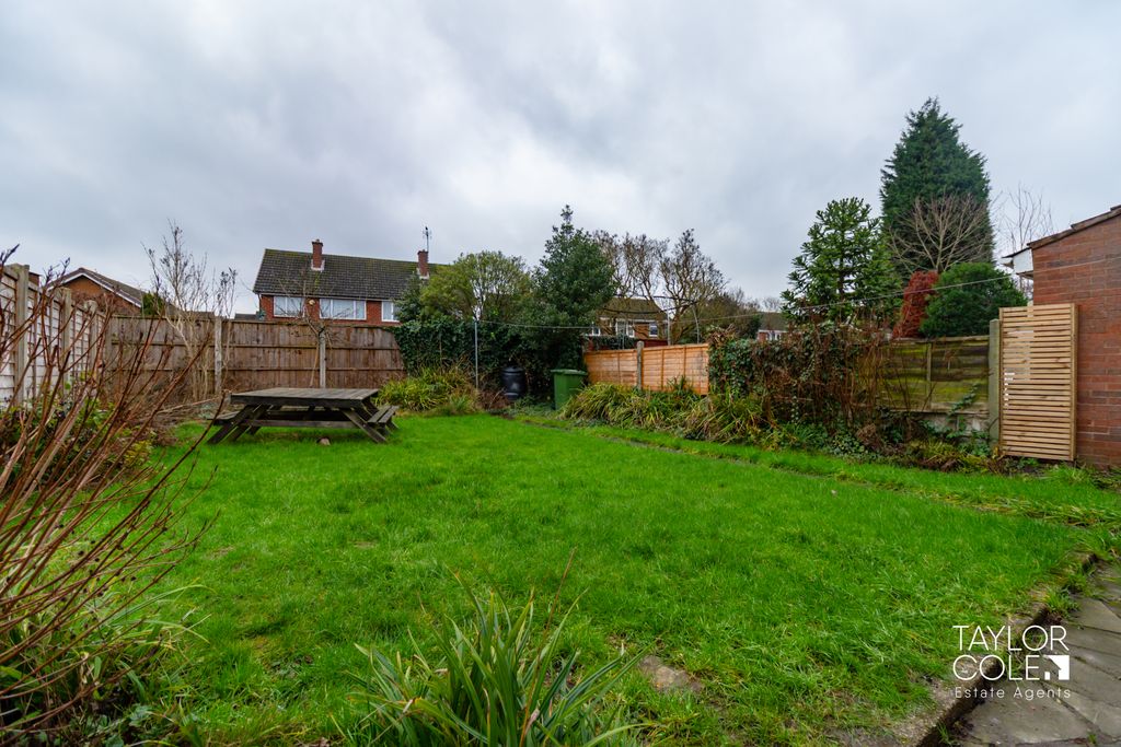 Additional image 27 of 4 bed semi-detached house for saleHighcliffe Road, Tamworth B77