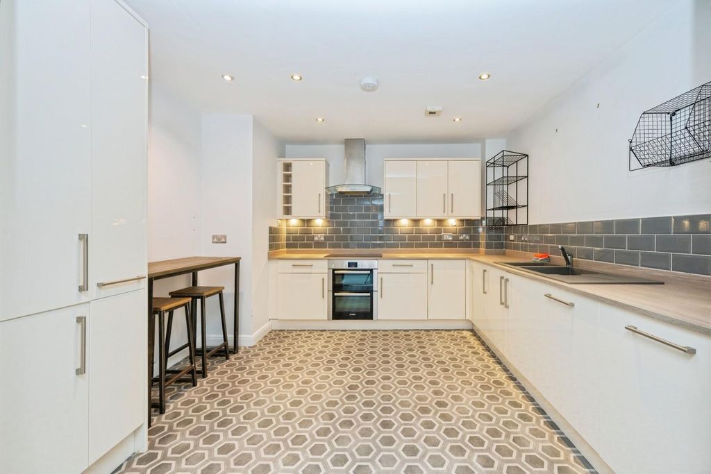 Additional image 2 of 2 bed flat for saleWade Street, Lichfield WS13