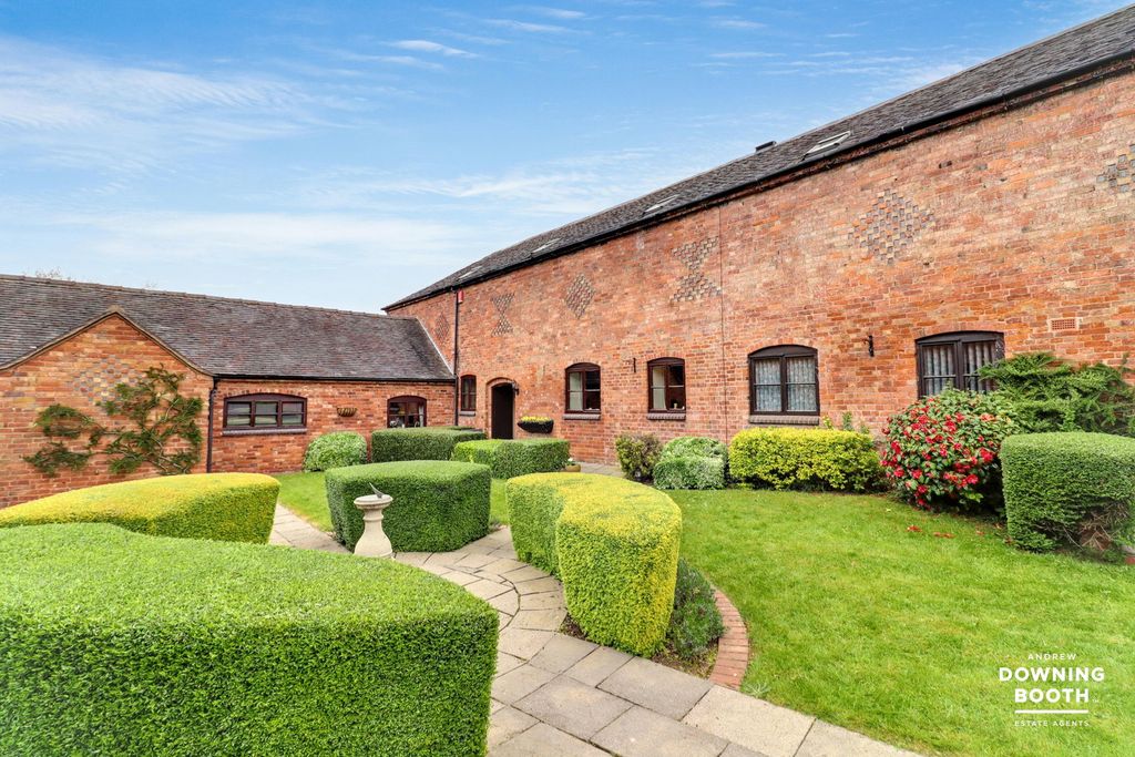 3 bed barn conversion for saleOld Barn House Mews, Hill Top, Longdon Green WS15