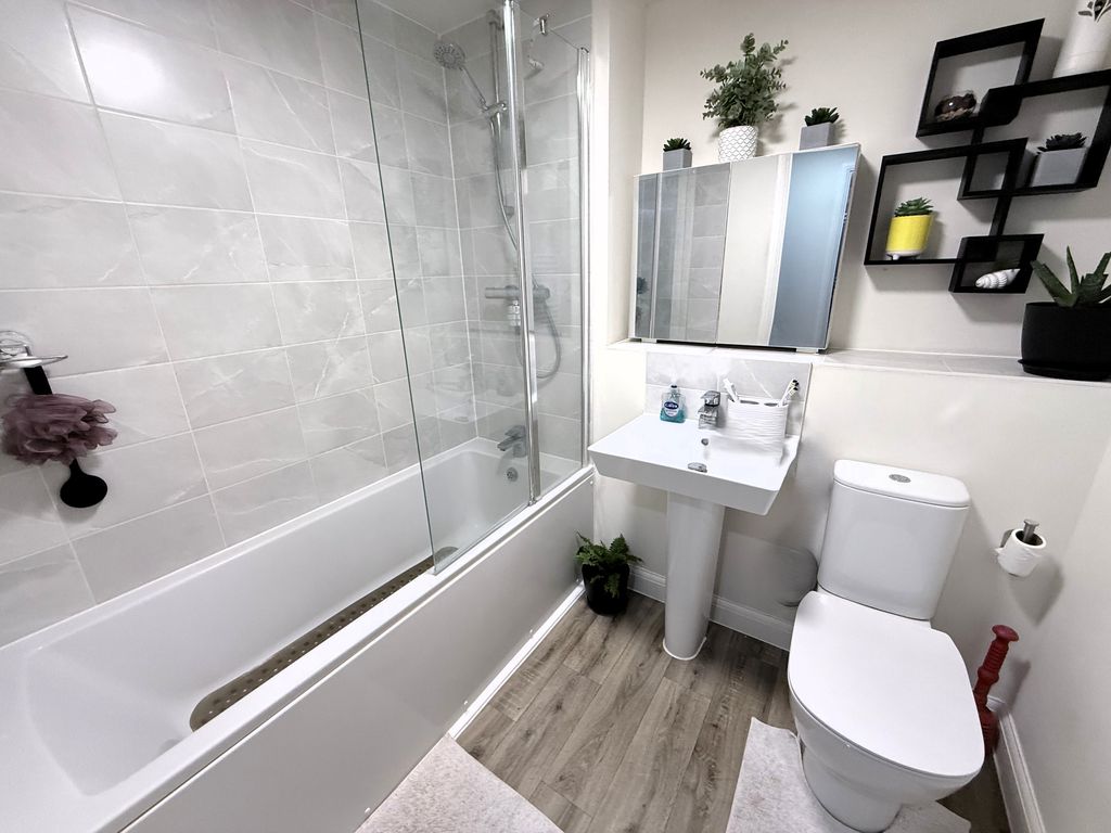 Additional image 7 of 2 bed flat for saleHeron House, Semington Strand, Swindon SN1