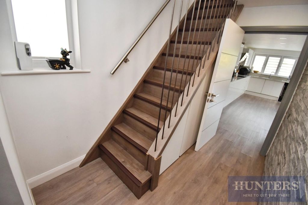 Additional image 8 of 4 bed semi-detached house for saleDorset Avenue, Wigston LE18