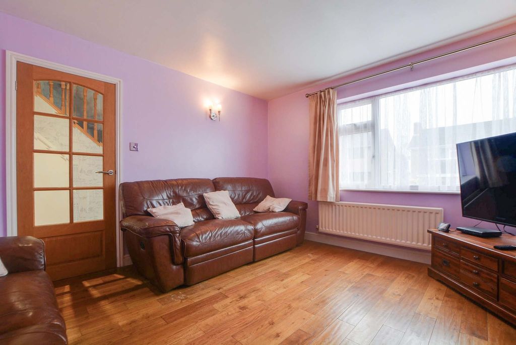 Additional image 7 of 3 bed semi-detached house for saleWinslow Drive, Wigston, Leicester LE18