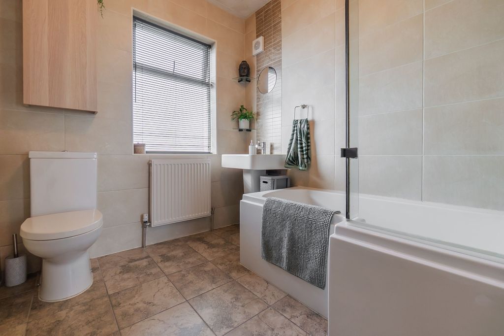 Additional image 17 of 3 bed semi-detached house for saleGroby Road, Leicester LE3