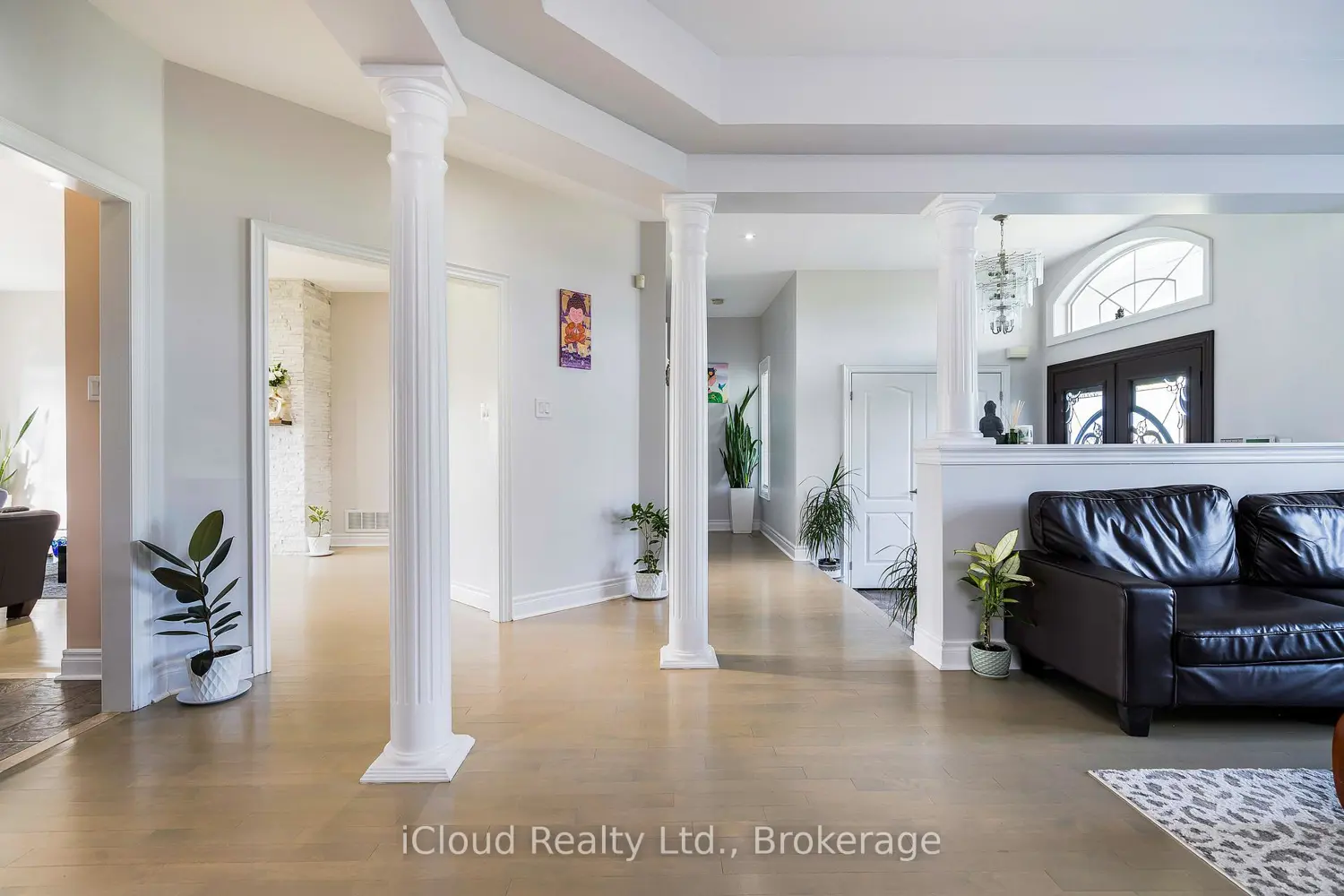 17 Maple Drive photo 3