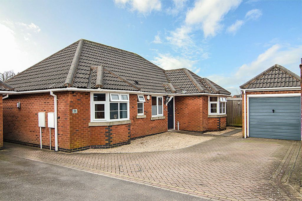 3 bed detached house for saleHeather Mews, Hednesford, Cannock WS12
