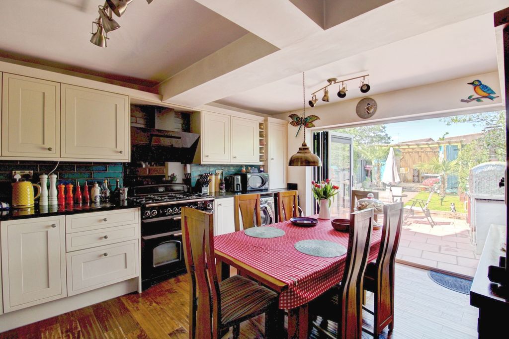 3 bed cottage for saleWatling Street, Tamworth B77