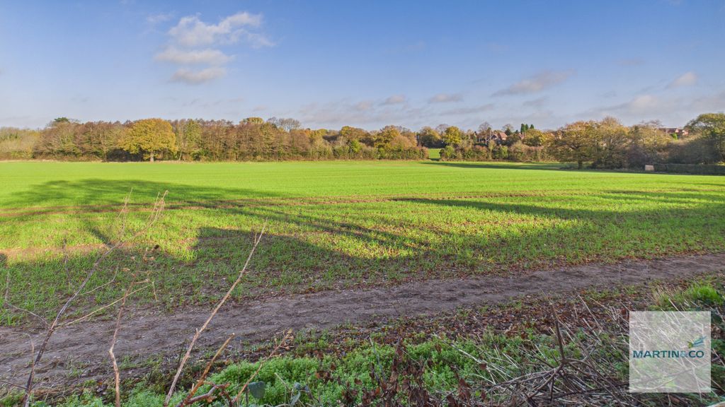 Additional image 17 of 3 bed semi-detached house for saleOrchard Close, Dosthill, Tamworth, Staffordshire B77