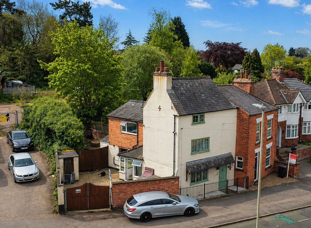 3 bed semi-detached house for saleHumberstone Drive, Leicester LE5