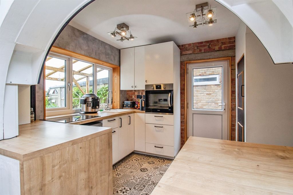 Additional image 2 of 3 bed semi-detached house for saleSt. Ives Close, Stafford ST17