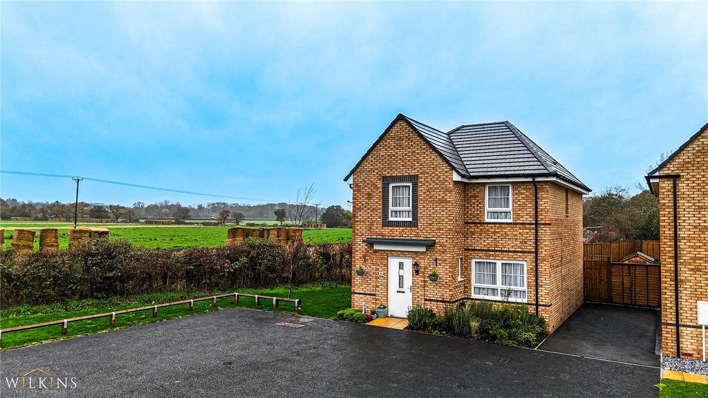 4 bed detached house for saleDashwood Close, Tamworth, Staffordshire B78