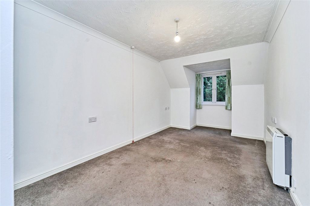 Additional image 10 of 2 bed flat for salePendene Court, Wolverhampton WV4