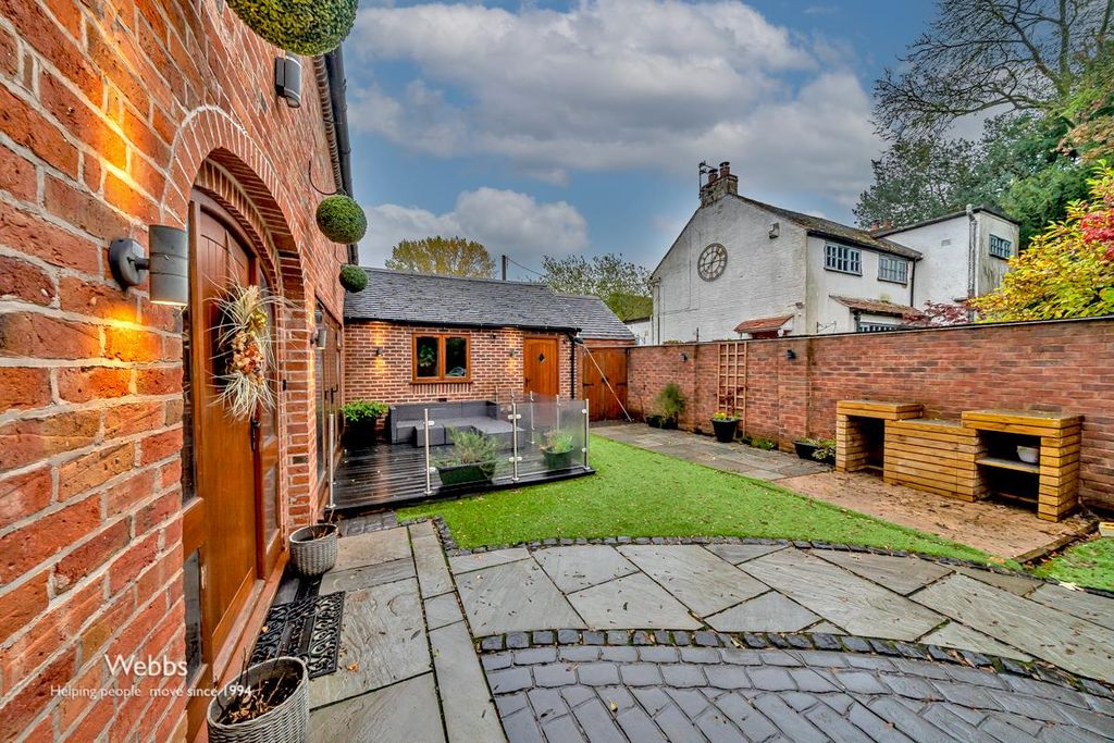 3 bed barn conversion for saleWatling Street, Cannock WS11 photo 2