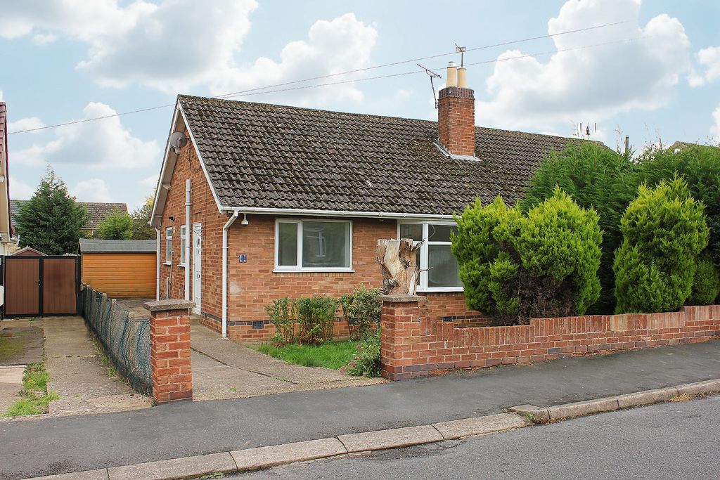 2 bed semi-detached bungalow for saleSussex Road, Wigston LE18