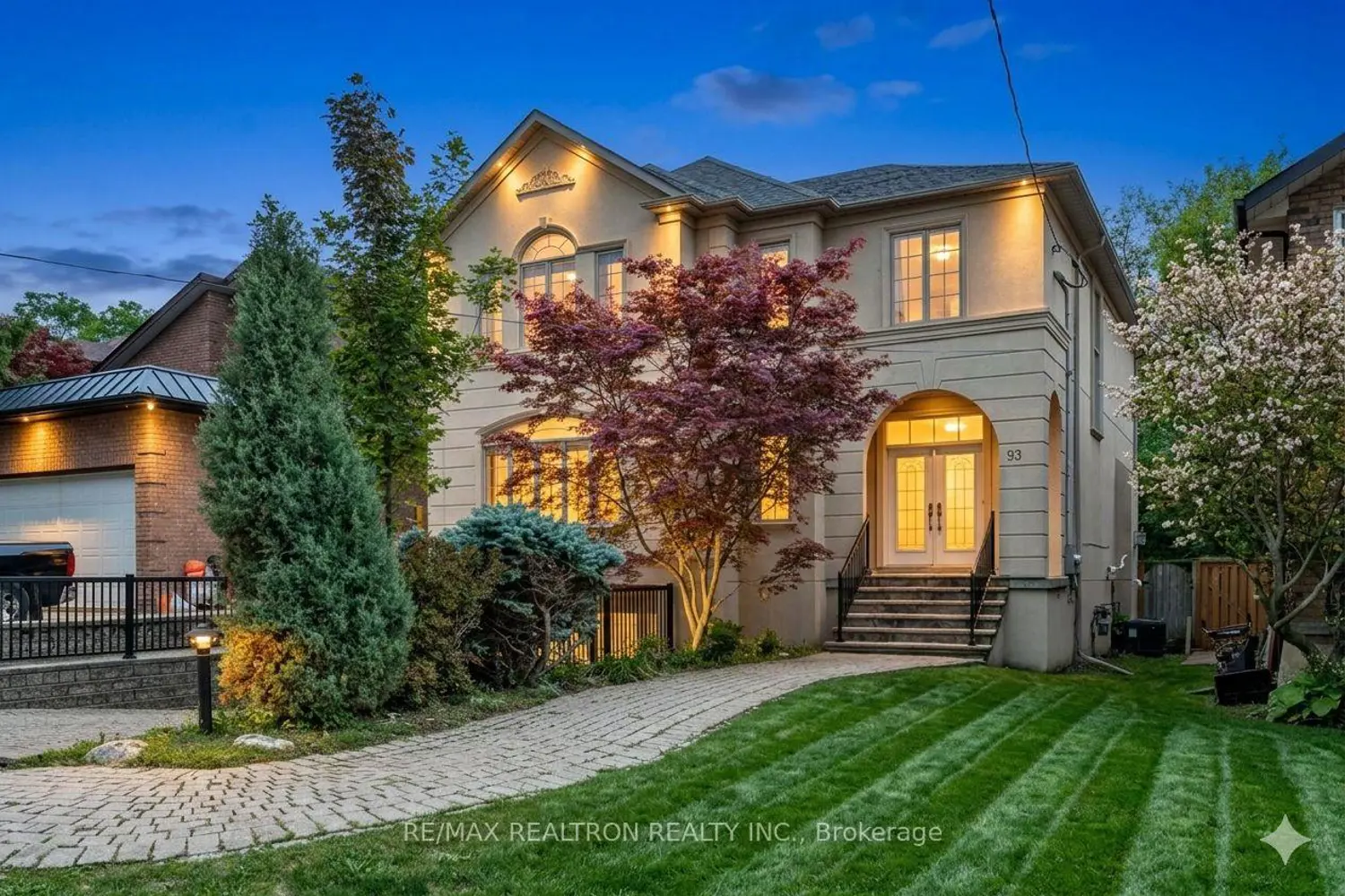 93 Oak Avenue
