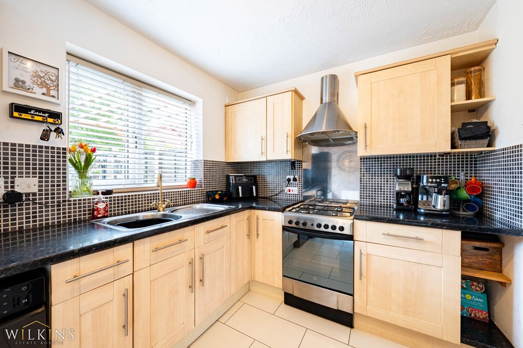 Additional image 6 of 3 bed semi-detached house for saleSuffolk Way, Tamworth, Staffordshire B78