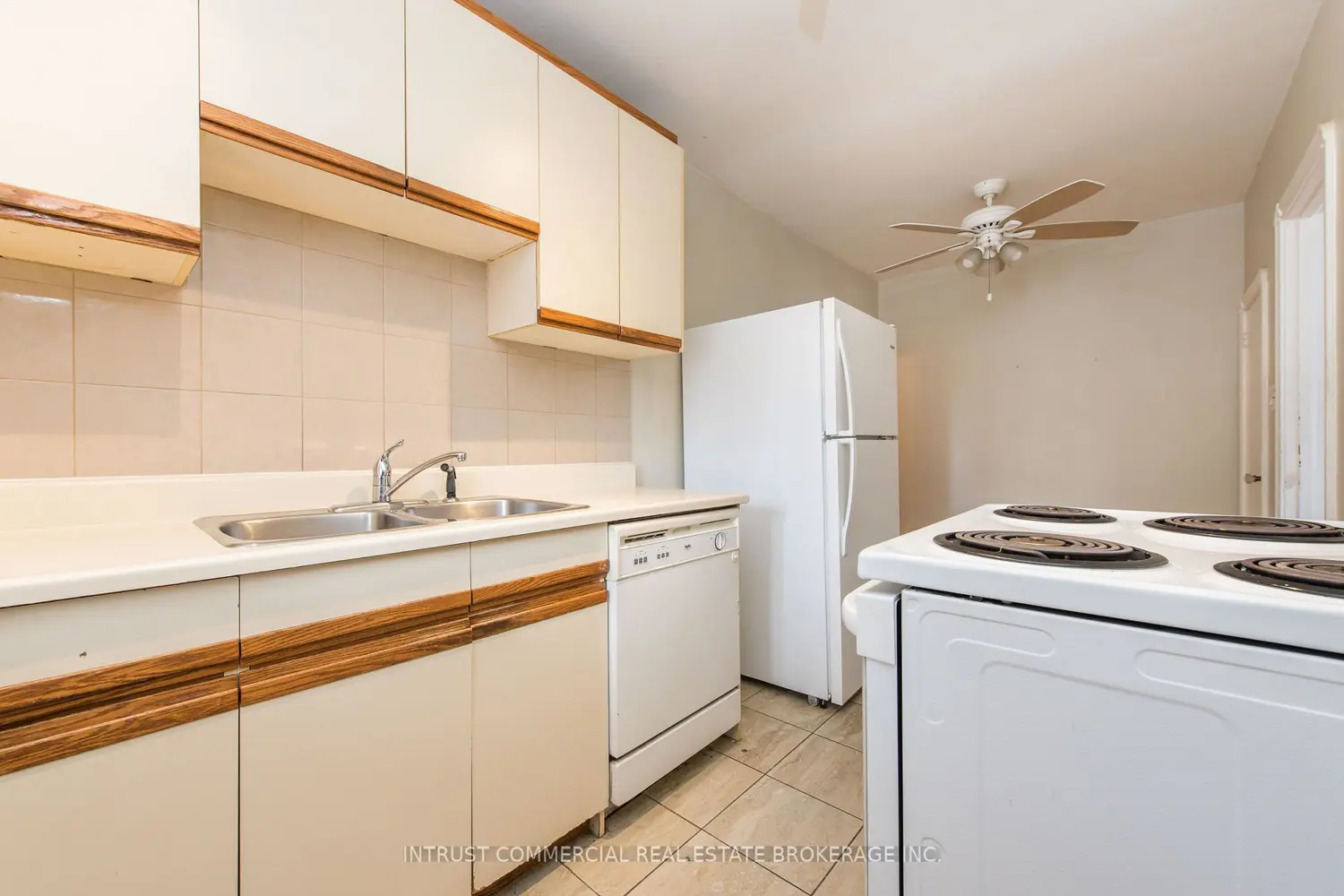 200 Jane Street photo 4