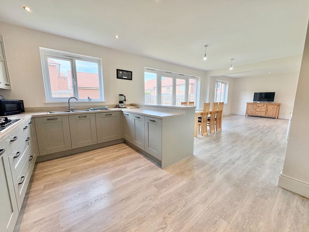 Additional image 4 of 4 bed detached house for saleHopton Close, Amington, Tamworth B77
