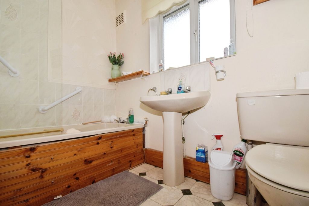 Additional image 10 of 4 bed terraced house for saleWanlip Lane, Birstall, Leicester, Leicestershire LE4