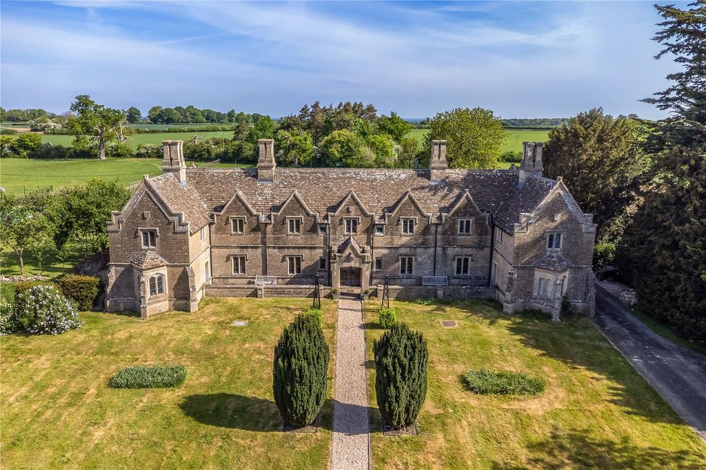 6 bed detached house for saleLeigh Delamere, Wiltshire SN14