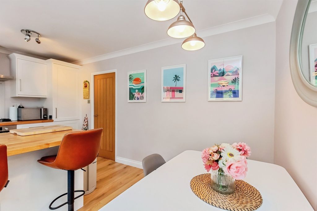 Additional image 9 of 3 bed semi-detached house for saleClover Gardens, Stamford PE9