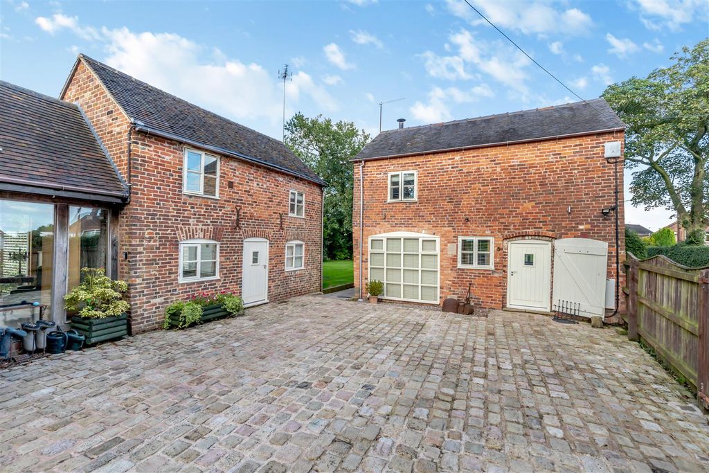 Additional image 26 of 6 bed detached house for saleFlatts Farm, Balaams Lane, Hilderstone, Stone ST15