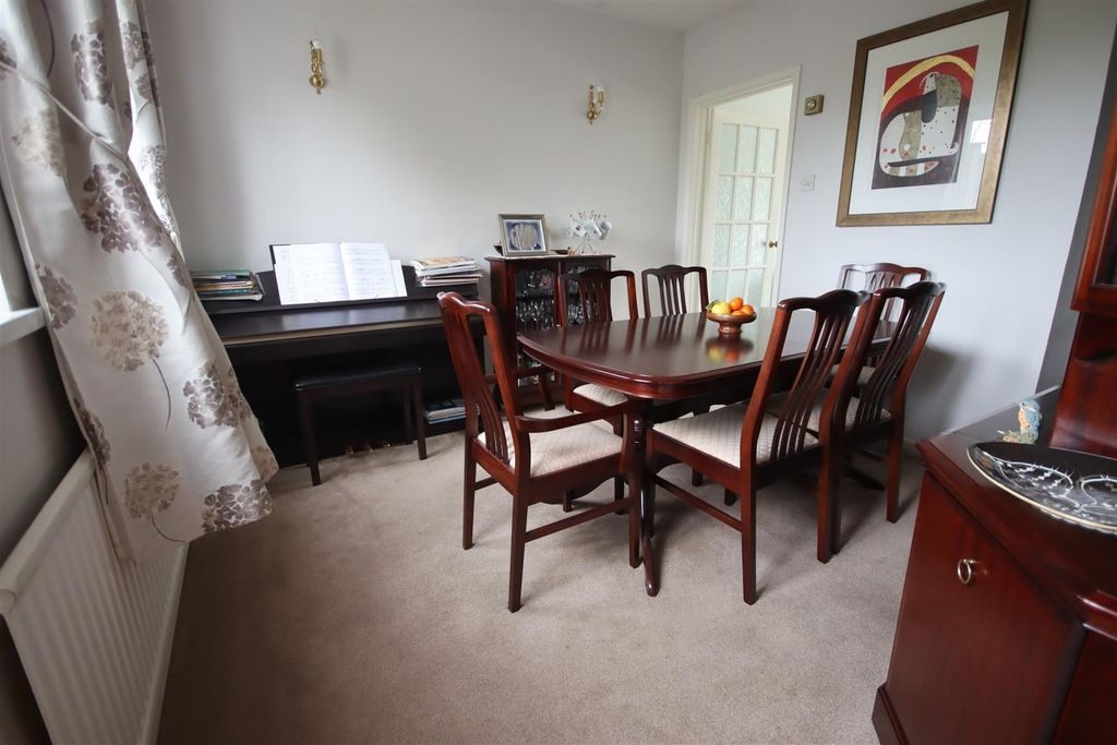 Additional image 6 of 5 bed semi-detached house for saleHardens Close, Chippenham SN15