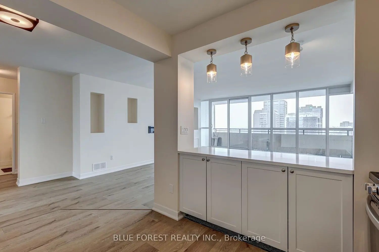 Additional image 3 of 389 Dundas Street 1705