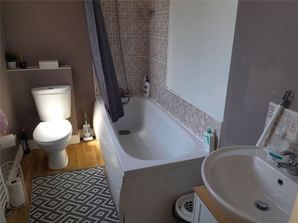 Additional image 10 of 1 bed flat for saleTamworth Road, Kingsbury, Tamworth B78