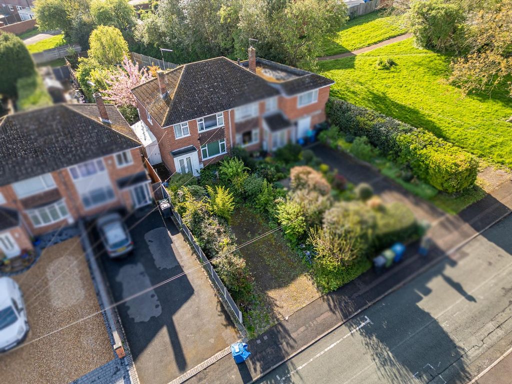 Additional image 19 of 3 bed semi-detached house for saleWoodhouse Lane, Amington, Tamworth B77