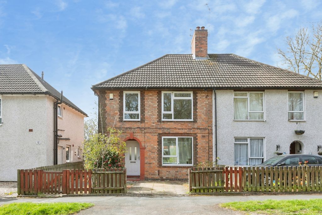 3 bed semi-detached house for saleGoldhill, Leicester, Leicestershire LE2