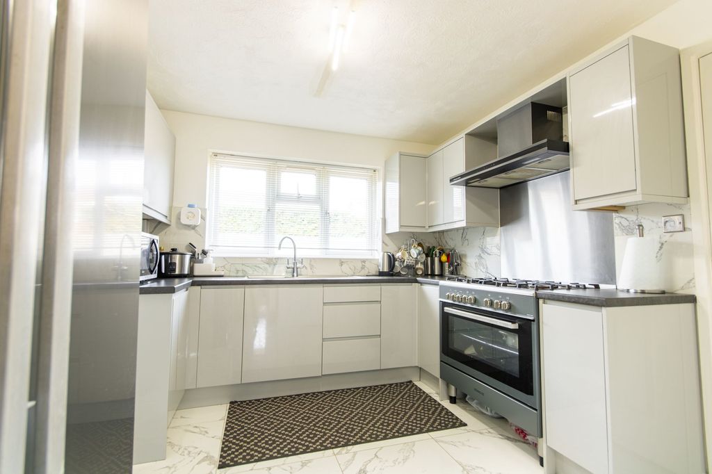 Additional image 3 of 4 bed detached house for saleWoodhead Close, Stamford PE9
