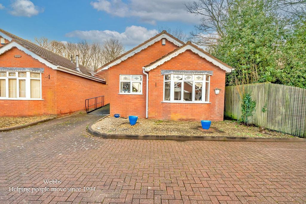 2 bed detached bungalow for saleChapel Street, Heath Hayes, Cannock WS12