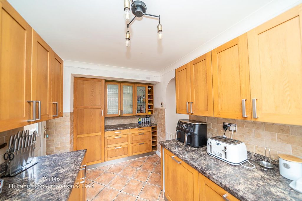 Additional image 8 of 3 bed property for saleBrook House Lane, Featherstone, Wolverhampton WV10