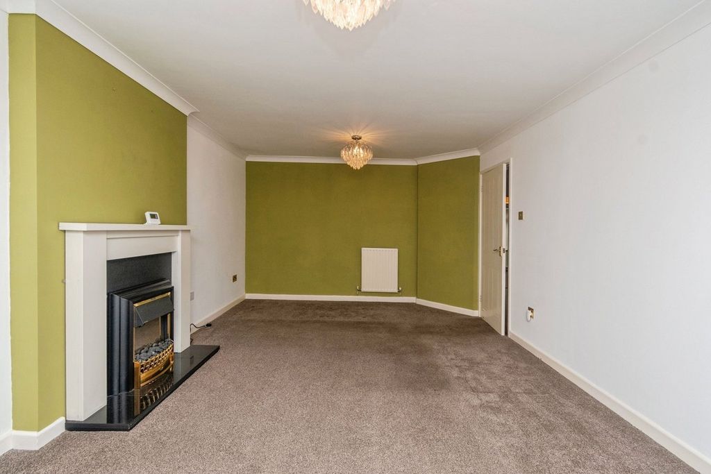 Additional image 7 of 5 bed detached house for saleClematis Drive, Pendeford, Wolverhampton WV9