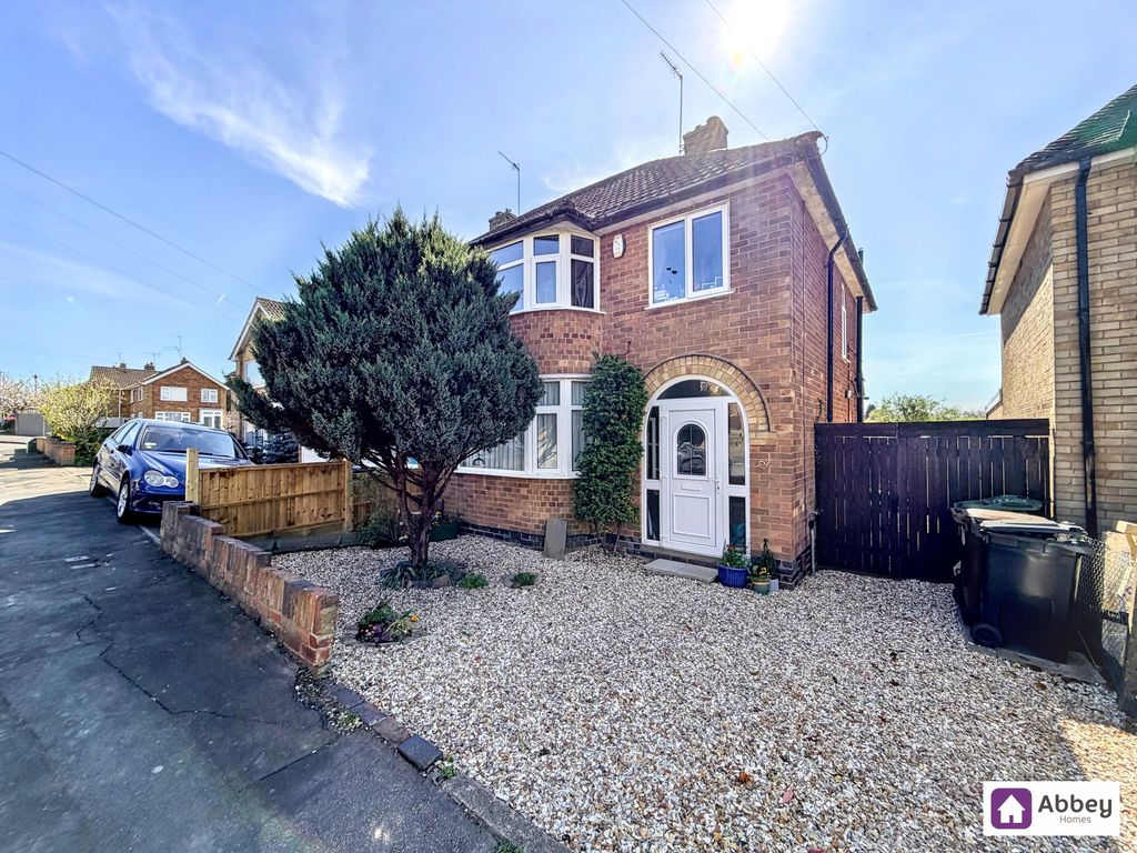 3 bed semi-detached house for saleQueensgate Drive, Birstall LE4