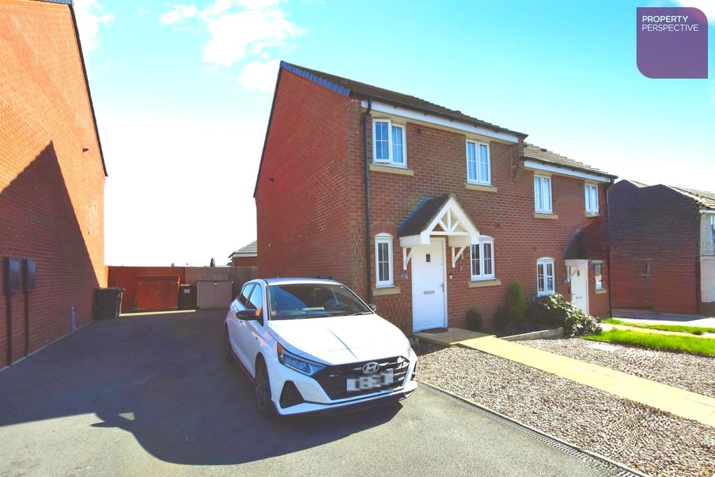 3 bed semi-detached house for saleHaines Drive, Sileby, Loughborough LE12