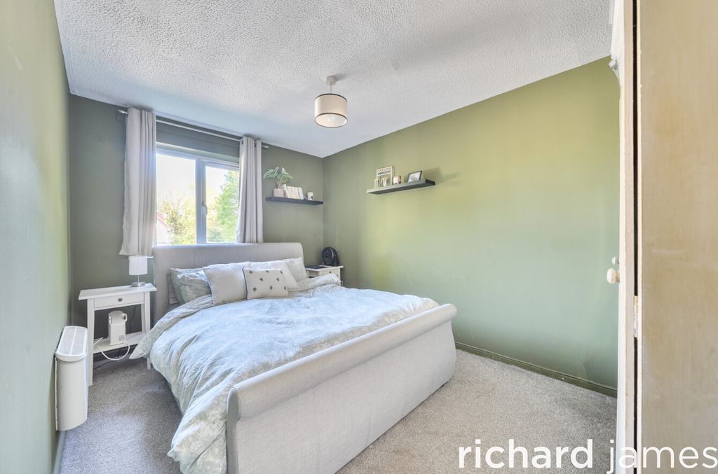 Additional image 8 of 2 bed flat for saleThe Birches, Marlborough Road, Old Town SN3