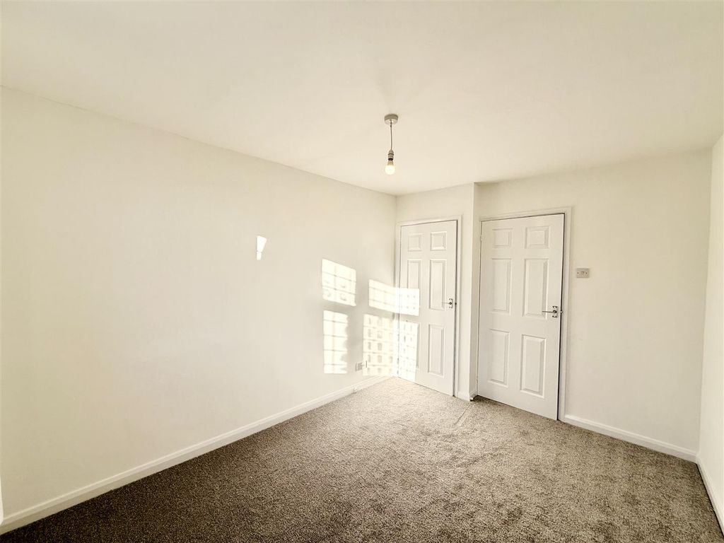 Additional image 18 of 5 bed semi-detached house for saleClarke Grove, Birstall, Leicester LE4