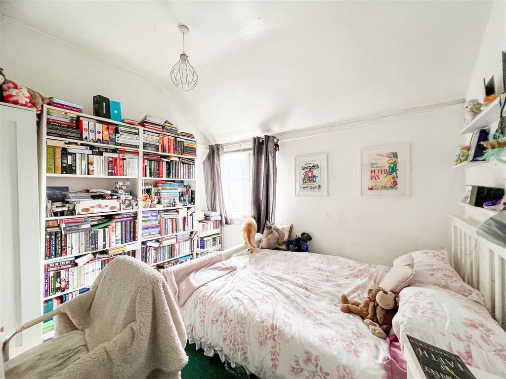 Additional image 13 of 4 bed property for saleHillswood Avenue, Leek ST13