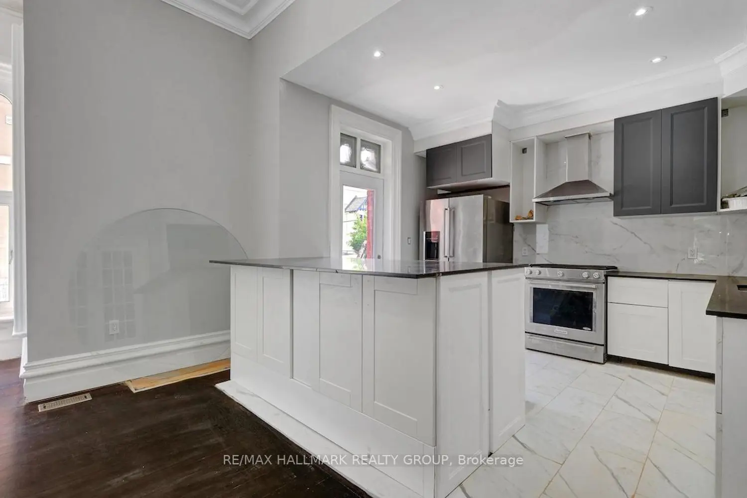 Additional image 2 of 460 Wilbrod Street