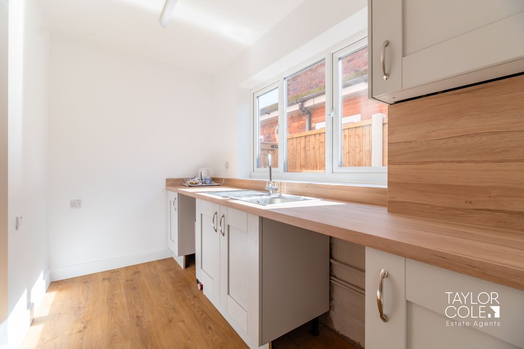 Additional image 11 of 4 bed semi-detached house for saleComberford Road, Tamworth B79