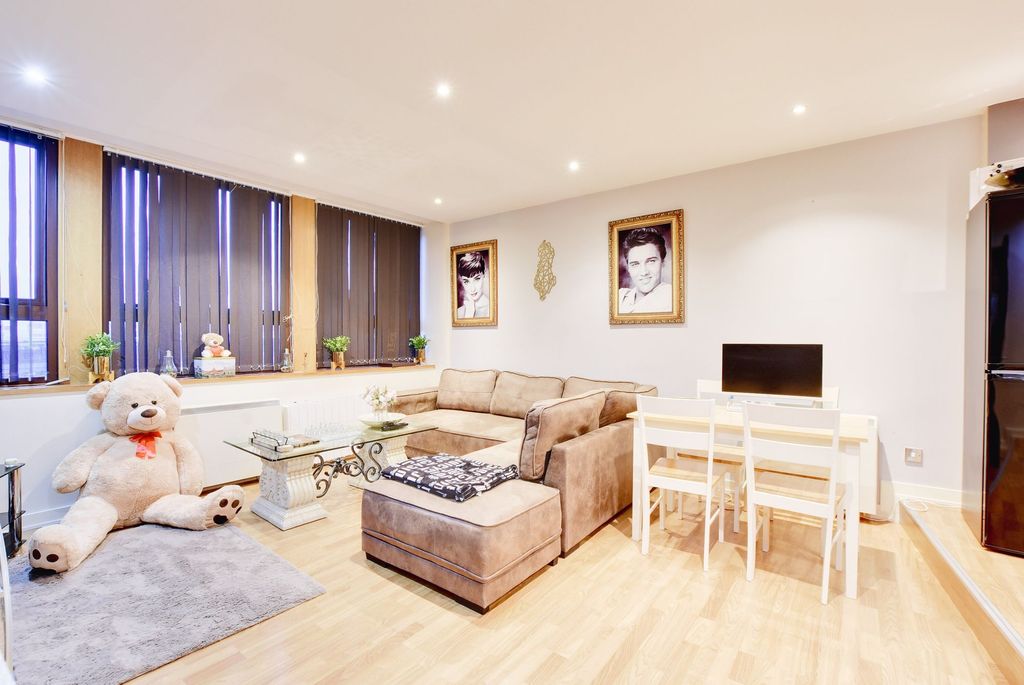 Additional image 6 of 2 bed flat for saleLee Circle, City Centre, Leicester LE1