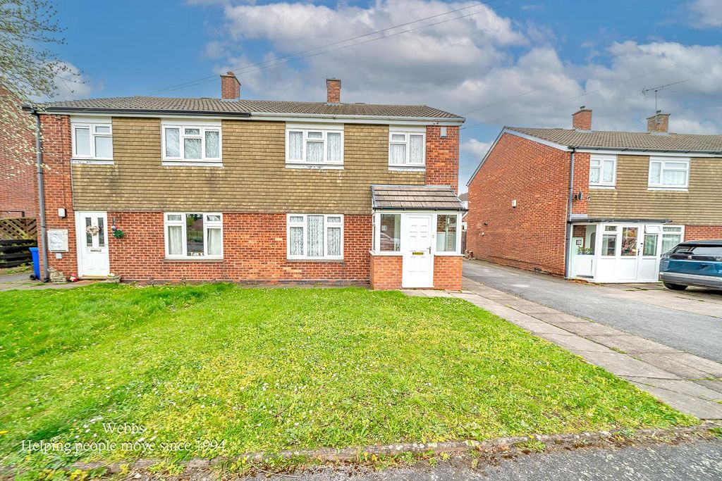 3 bed semi-detached house for saleBarnard Way, Cannock WS11