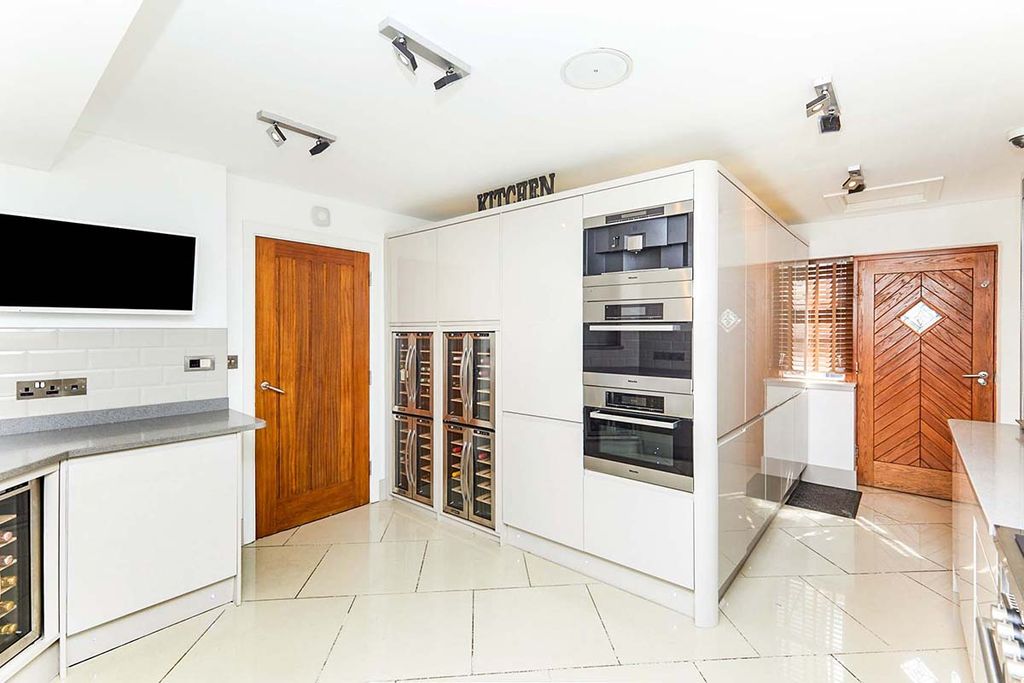 Additional image 5 of 5 bed detached house for saleCourt Farm Lane, Branston, Burton-On-Trent, Staffordshire DE14