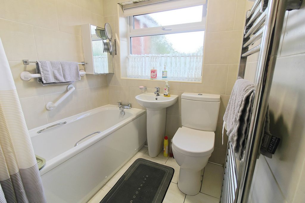 Additional image 11 of 2 bed semi-detached bungalow for saleGlamorgan Avenue, Fairfield Estate, Wigston LE18