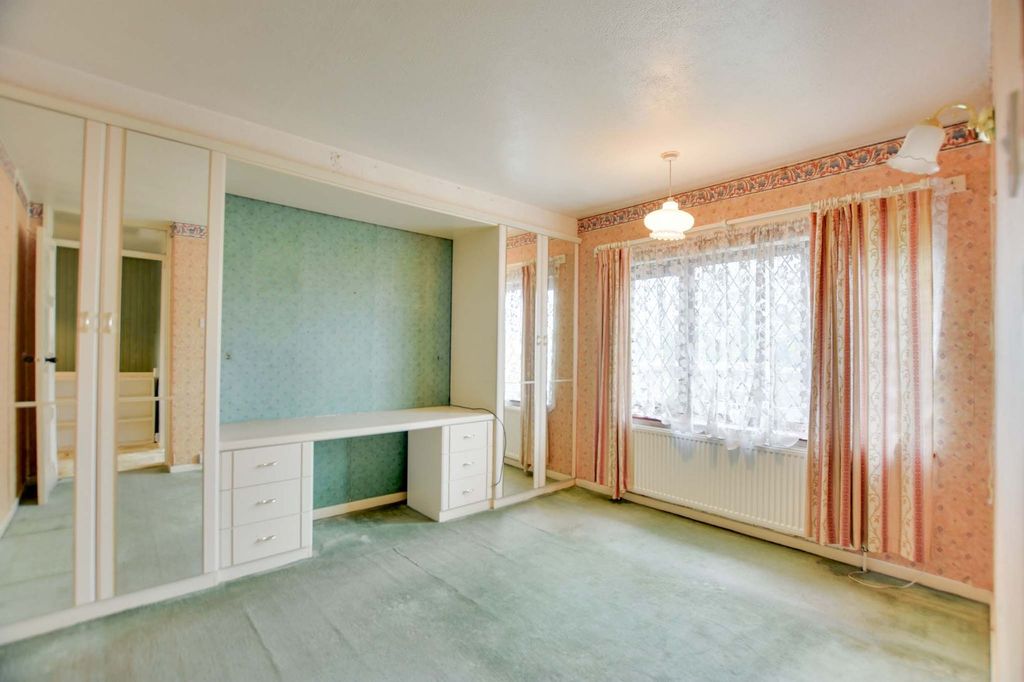 3 bed end terrace house for saleNetherhall Road, Netherhall, Leicester LE5 photo 3